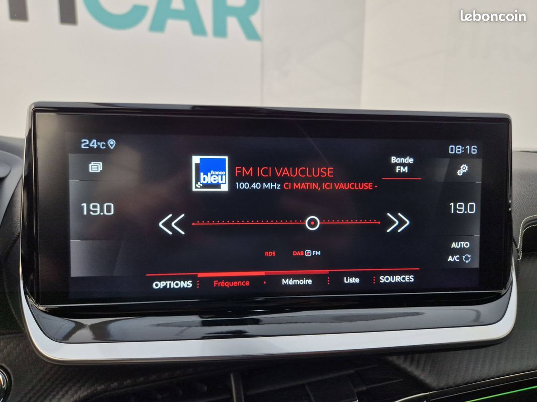 PEUGEOT 2008 PureTech 130 S&S EAT8 GT (image 17)