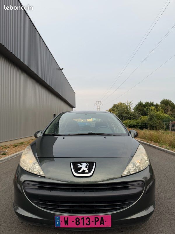 Peugeot 207 (image 1)