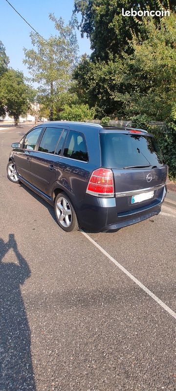Opel Zafira B 1L9 CDTI 120 CH magnetic 2007 (image 2)