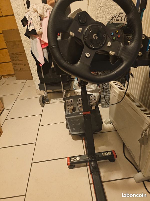 Volant logitech920 (image 1)