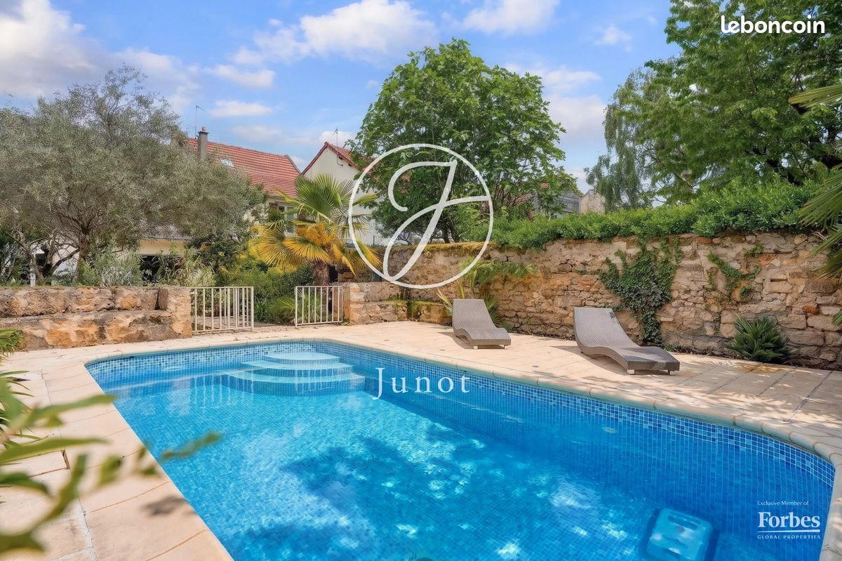 Maison 9 pièces 210 m² · à Montesson · 210 m² · 1 120 000 €