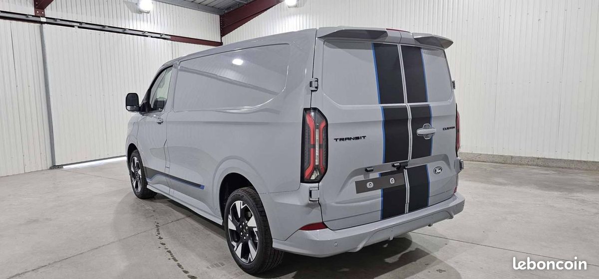 Ford Transit Custom FOURGON 320 L1H1 2.0 ECOBLUE 170 CH BVA8 SPORT (image 3)