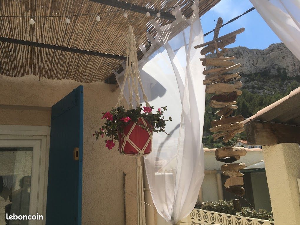 Cabanon dans les calanques de la Vesse (image 2)