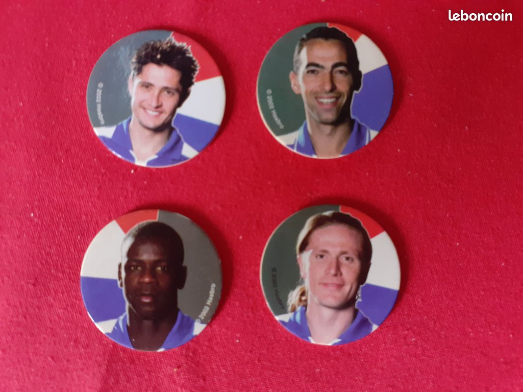 LOT 4 ANCIENS POGS JOUEURS DE FOOT 2002 LIZARAZU DJORKAEFF THURAM PETIT Parfait état (image 1)
