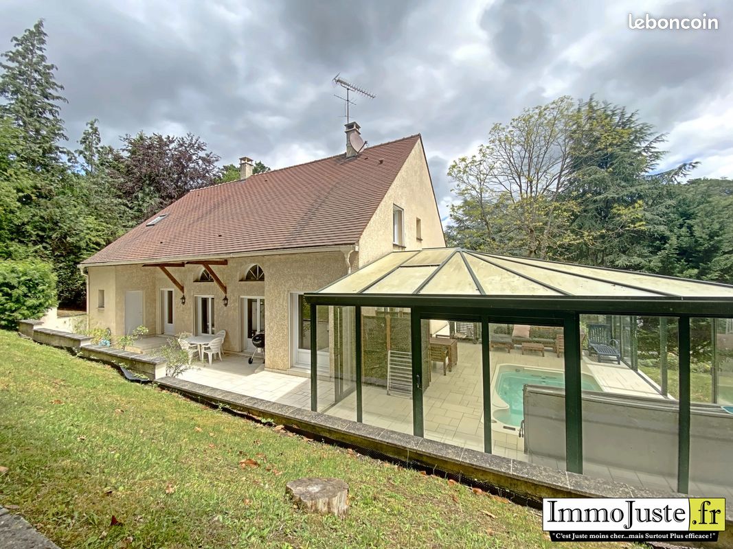 Maison 7 pièces 180 m² · à Les Essarts-le-Roi · 180 m² · 574 000 €