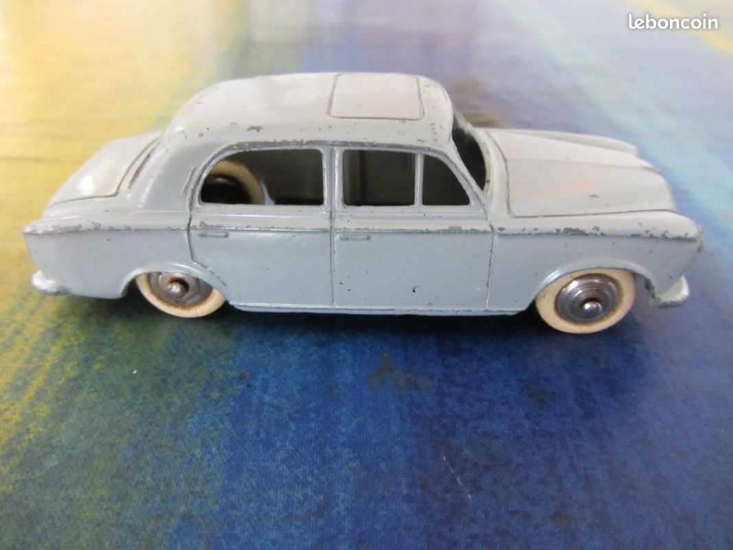 Dinky Toys Ancienne N°24B Peugeot 403 Berline - état Rare Et Très Beau - Collection