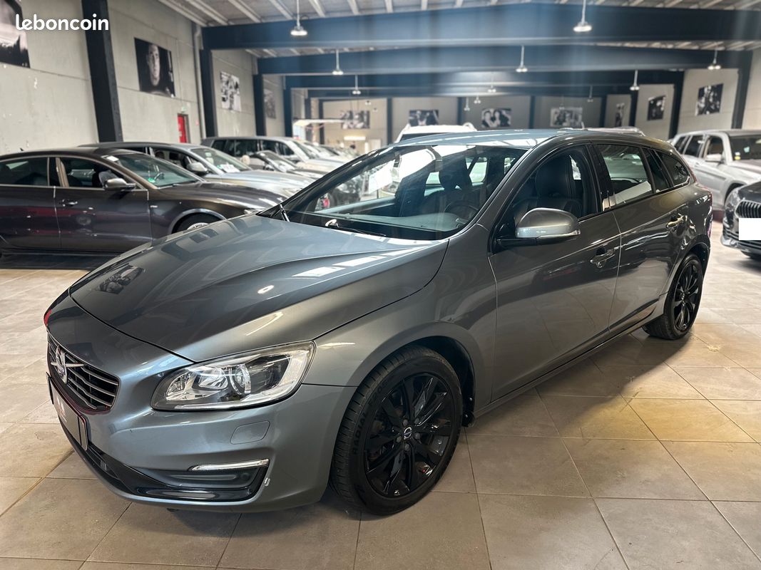 Volvo V60 D4 2.0 190ch Momentum Geartronic "Carnet d'entretien" (image 1)