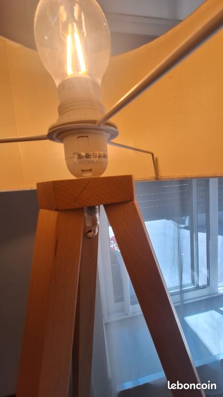 Lampe trépied (image 3)
