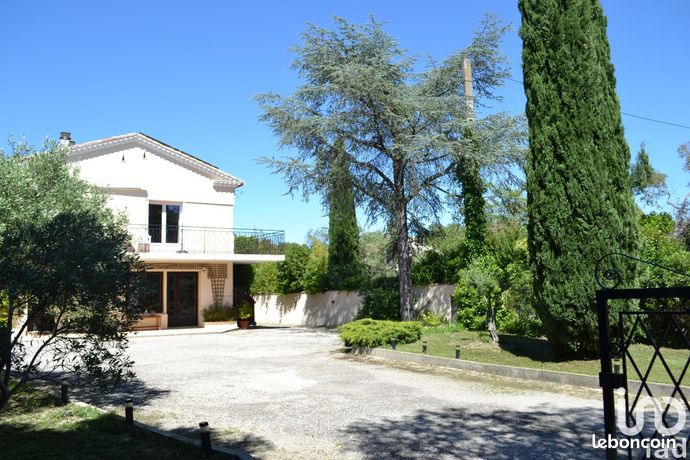 Maison 6 pièces 195 m²