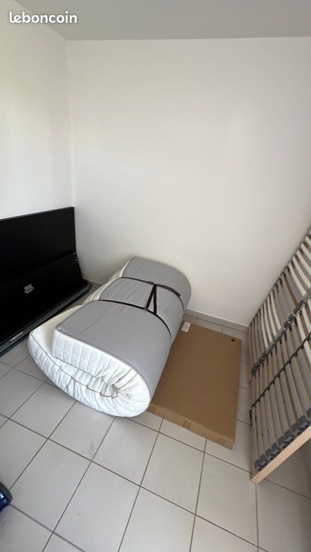 Cadre de lit IKEA MALM Noir 140x200 + Matelas IKEA MYRBACKA + 2 sommiers à lattes IKEA LÖNSET (image 5)