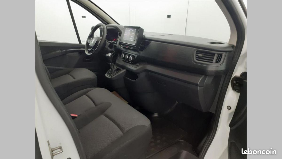 Renault Trafic FOURGON FGN L2H1 3000 KG BLUE DCI 130 CONFORT (image 9)