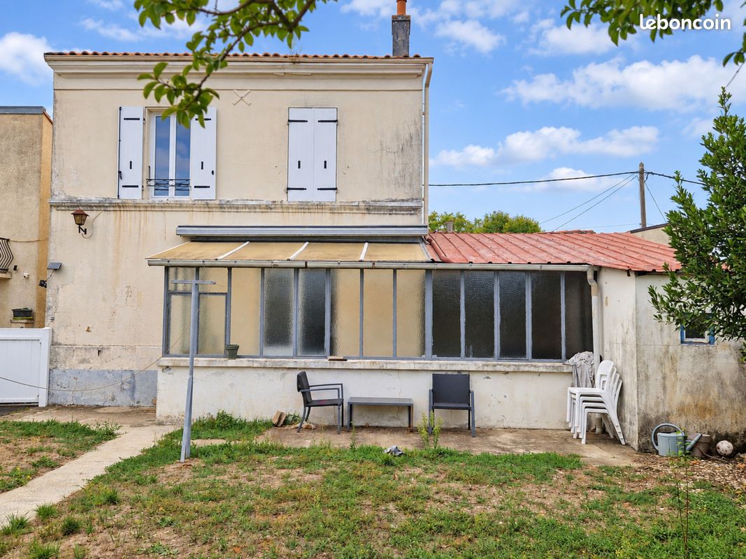 Maison 4 pièces 89 m² · à Saint-Jean-d'Angély · 89 m² · 115 000 €