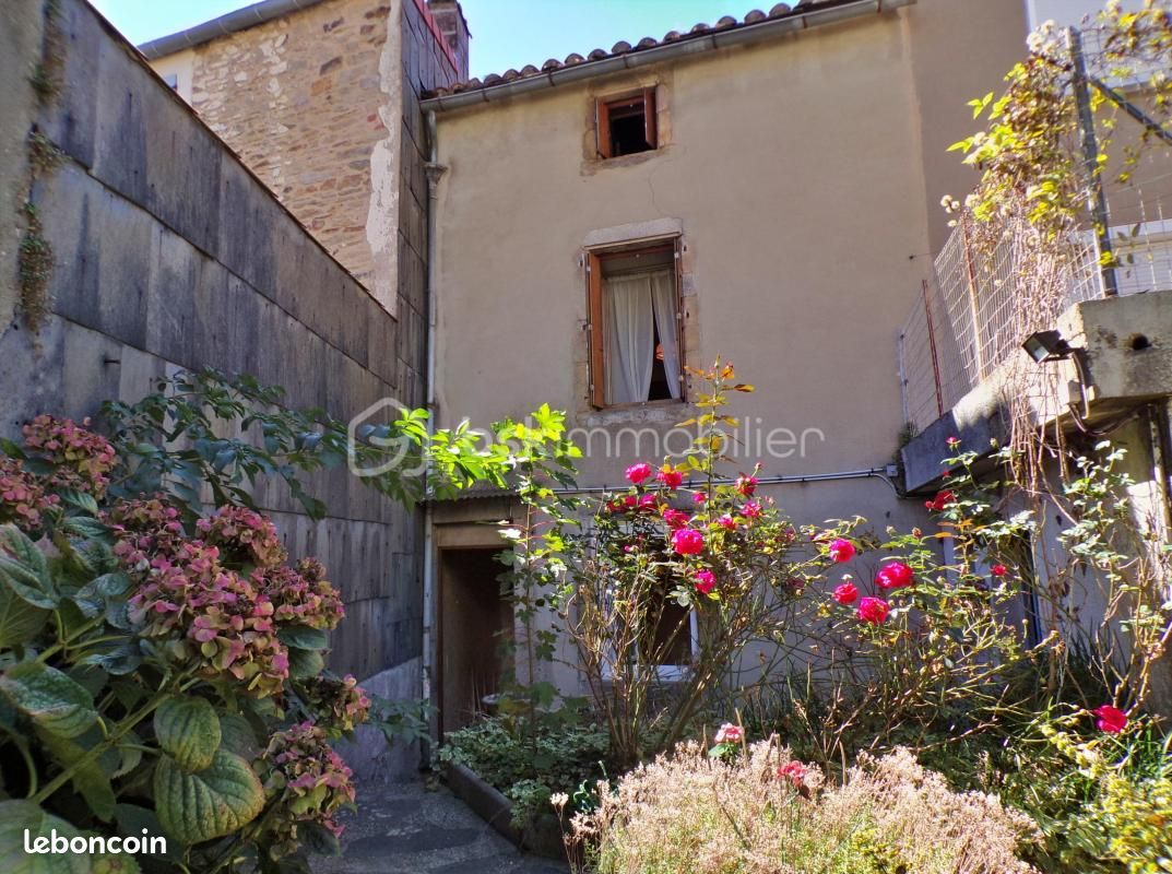 Maison 5 pièces 125 m² · à Labastide-Rouairoux · 125 m² · 65 000 €