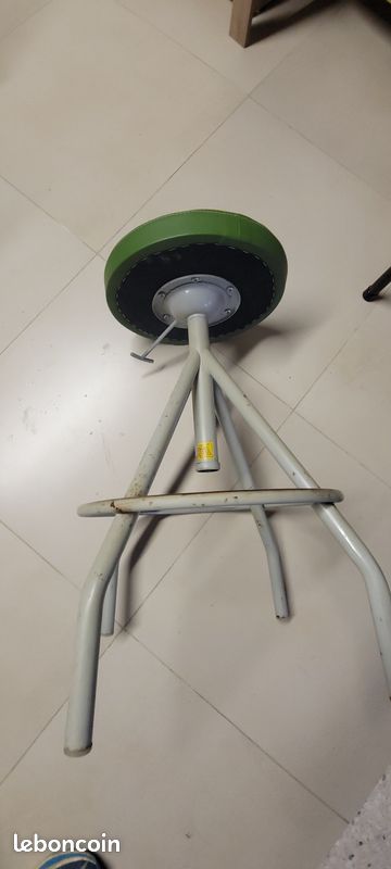 Tabouret industriel (image 2)