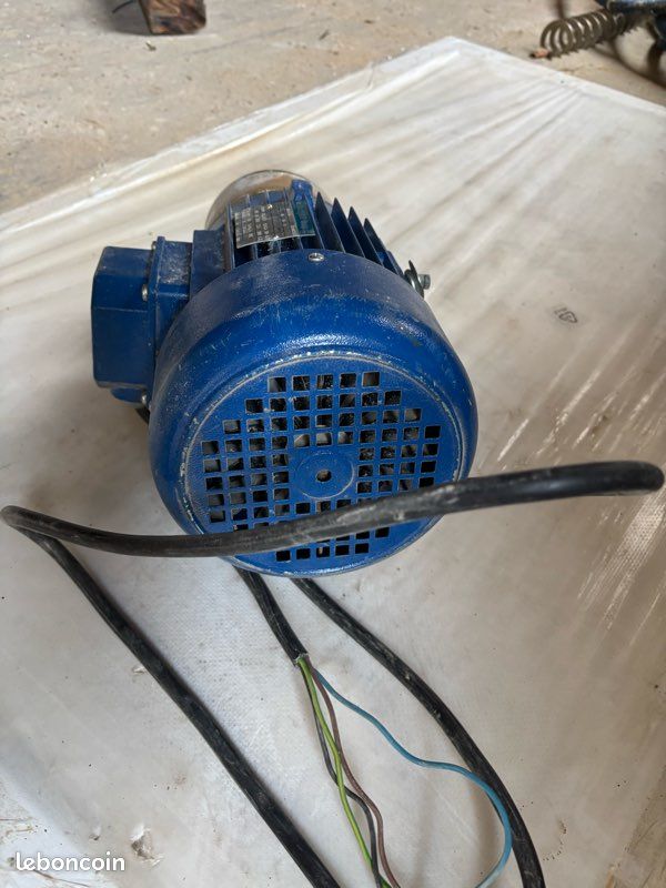 Moteur électrique Bonfiglioli 0,75 kW – Triphasé – Fonctionne parfaitement (image 5)