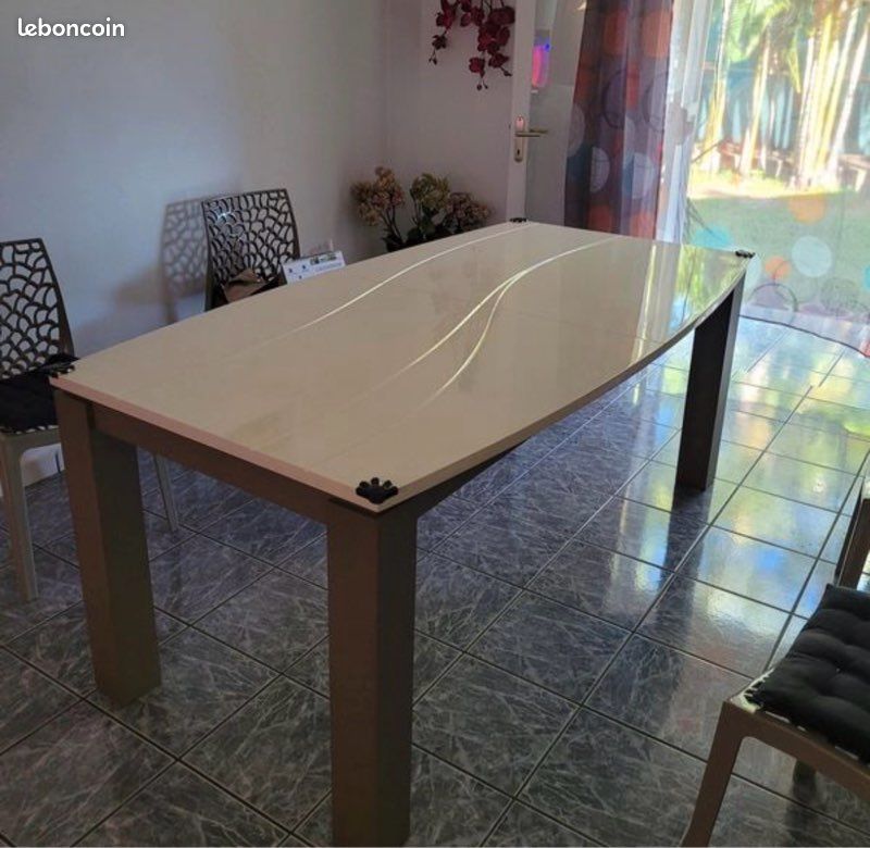 Table à manger et chaise (image 1)