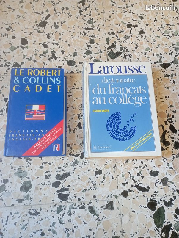 Lot de dictionnaires et encyclopédies à donner (image 1)
