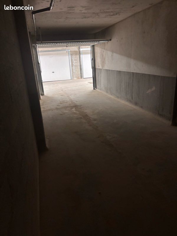 Double Garage fermé centre Roquebrune Cap Martin (image 3)