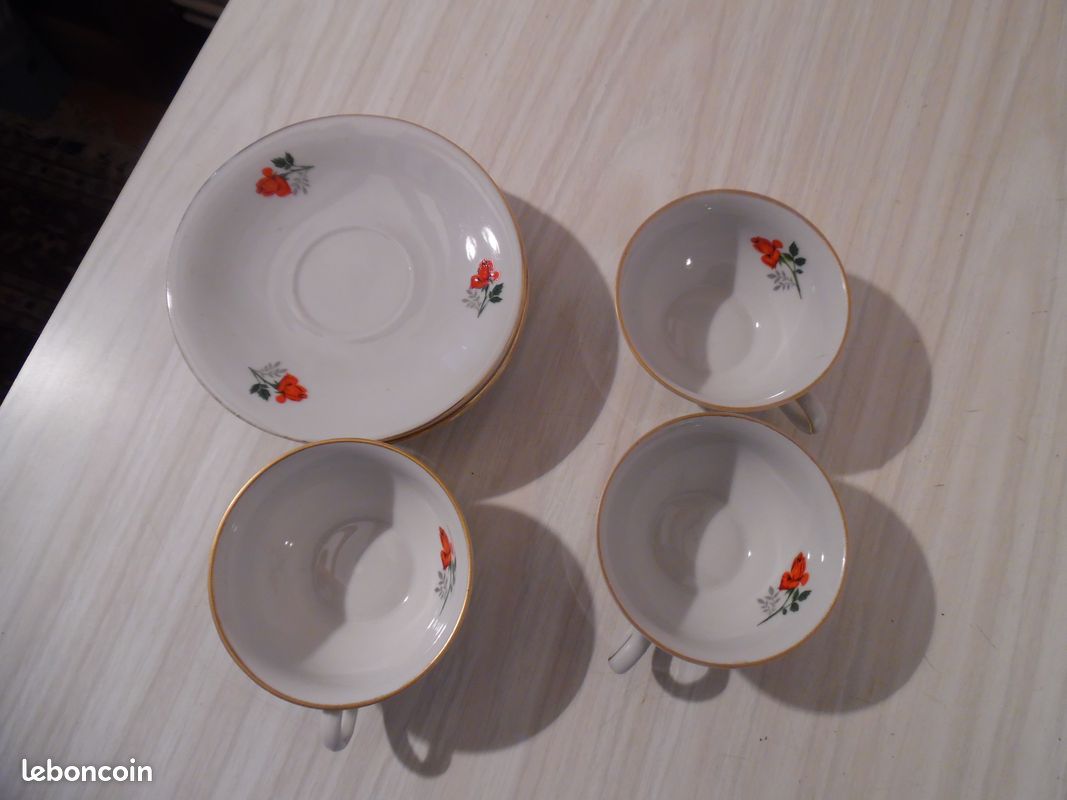 Ensemble 6 Tasses Café + Soucoupes Bords Dorés BAVARIA Roses Rouges en bouton Vintage (image 3)
