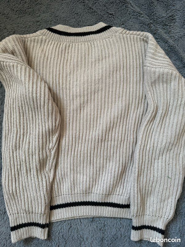 Pull style universitaire beige à col V – Shein, taille S (EU 36