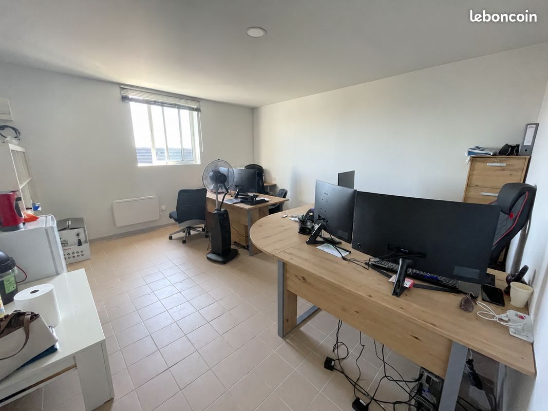 Local commercial 1 pièce 22 m² · à Villabé · 22 m² · 750 €/mois