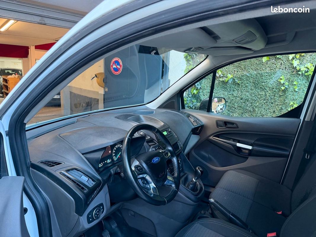 Ford T.CONNECT 1.5 TDCI 101 CH 1ERE MAIN"GARANTIE 12 MOIS"(TVA RECUPERABLE) (image 5)