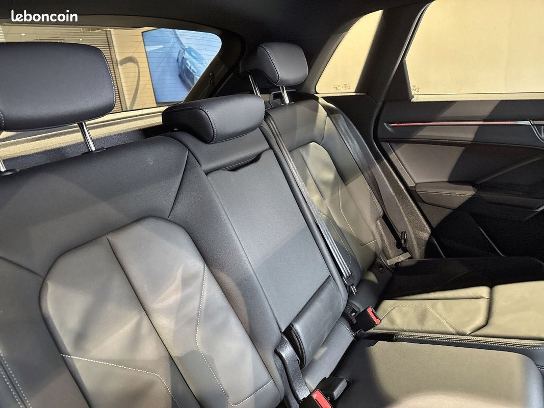 AUDI Q3 35 TFSI 150 ch S tronic 7 S line plus (image 19)