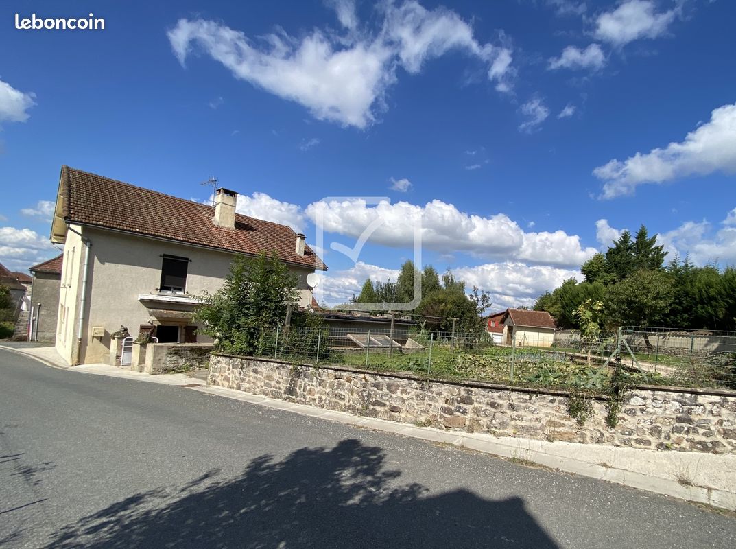 Maison 6 pièces 106 m² · à Saint-Jean-Lagineste · 106 m² · 99 000 €