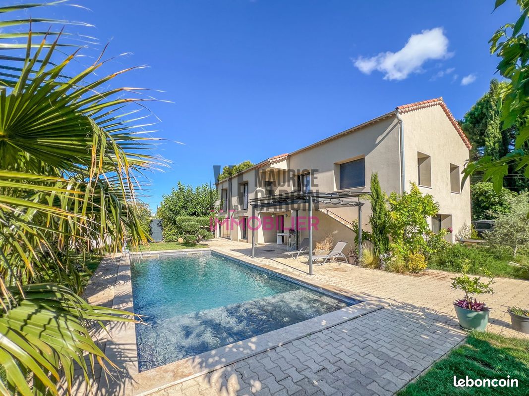 Maison 6 pièces 230 m² · à Carpentras · 230 m² · 549 500 €