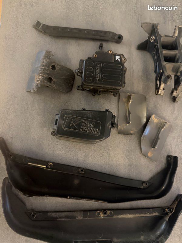 Lot pièces plastique mp10 th kyosho (image 1)