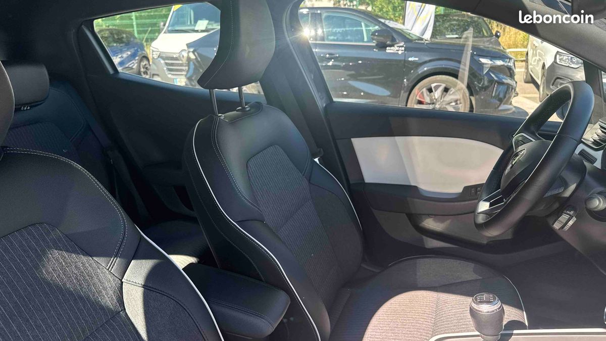 RENAULT Clio TCe 90 - 21N Intens (image 24)