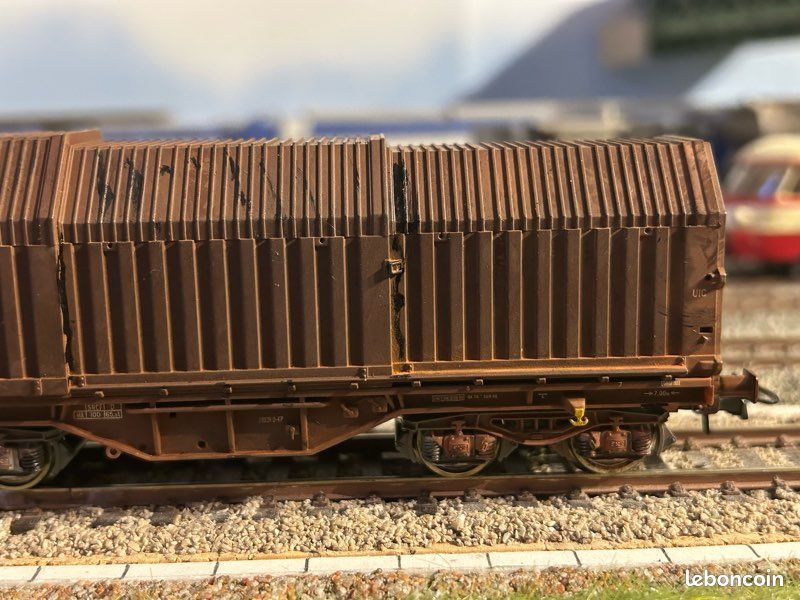 Wagon Couvert Roco HO 1/87 - Ep III SNCF, Parois Bois Brun