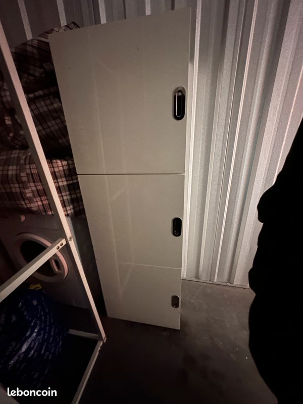 Meuble de rangement avec plateau en verre A VENDRE EN URGENCE (image 2)