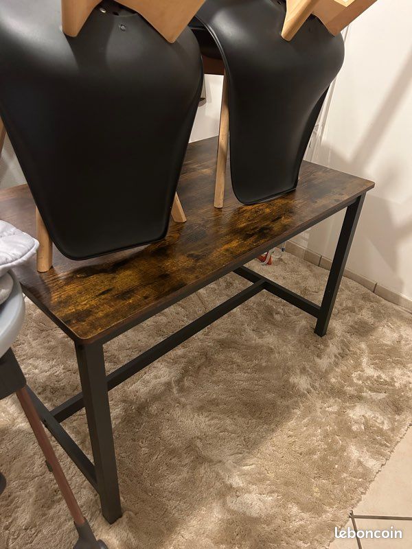 Table + chaises (image 1)