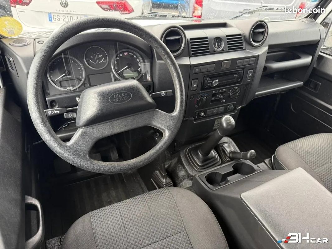 Land Rover Defender Phase 2 Hardtop 2.2 TDCi 122 ch (image 11)