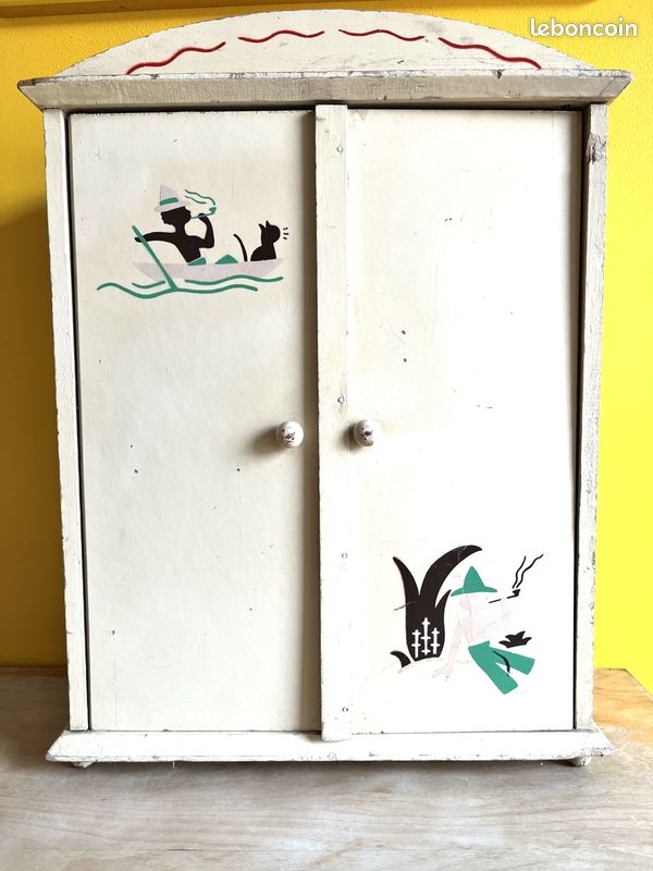 Armoire pour poupées. en bois naturel, à peindre. Mesures