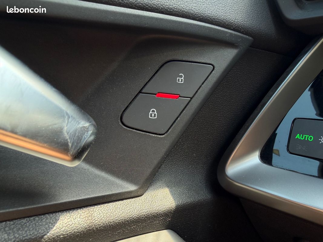 AUDI A3 SPORTBACK 30 TDI 116 S tronic 7 Design - Caméra de Recul - Carplay (image 22)