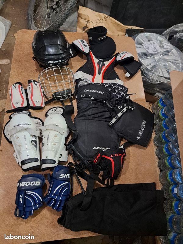 Lot épaulières CCM Hockey Jeunesse – Taille L, Pour Garçon, Excellent état