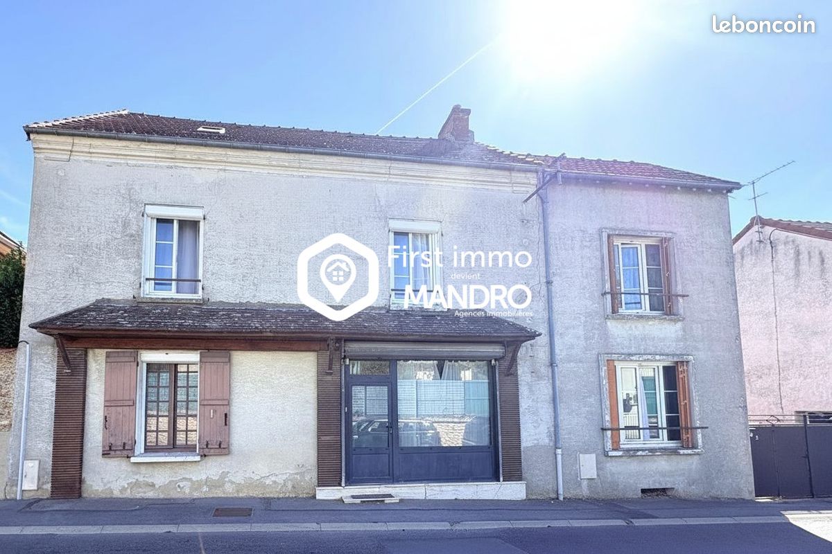 Maison 8 pièces 166 m² · à Monthyon · 166 m² · 240 000 €