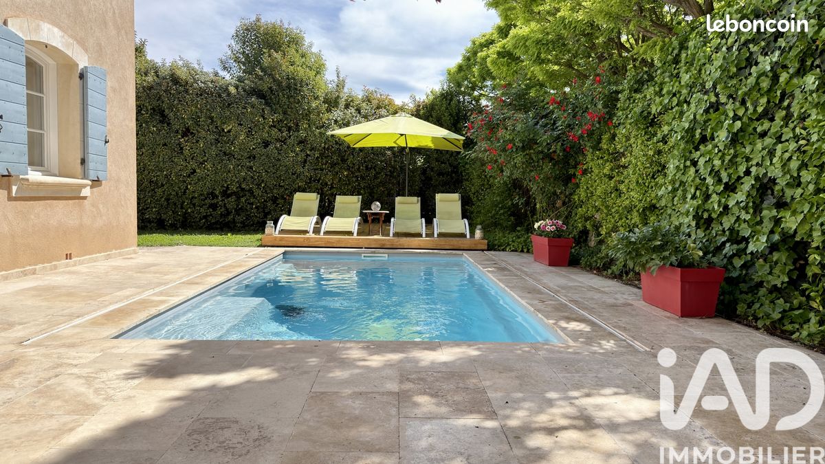 Maison 6 pièces 135 m² · à Peyrolles-en-Provence · 135 m² · 470 000 €