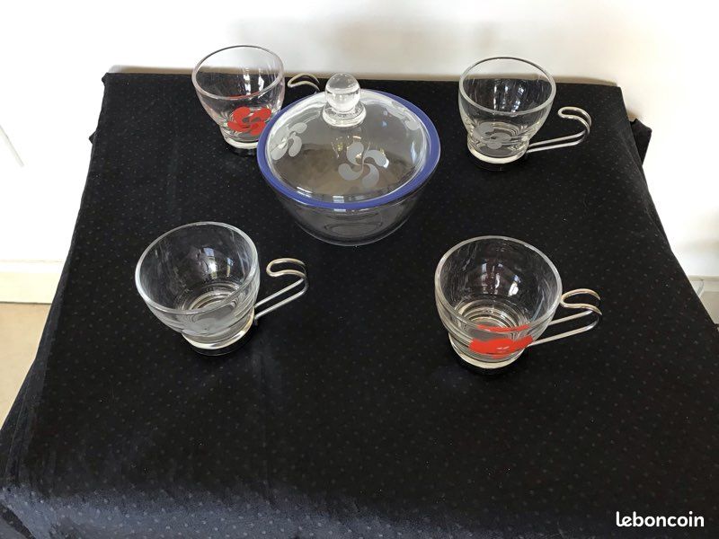 Vaisselle pays basque: 4 tasses et sucrier Px 12+e tasses (image 2)