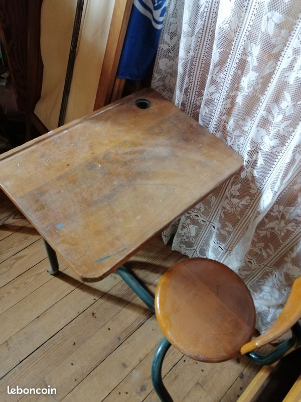 Bureau d'écolier (image 1)