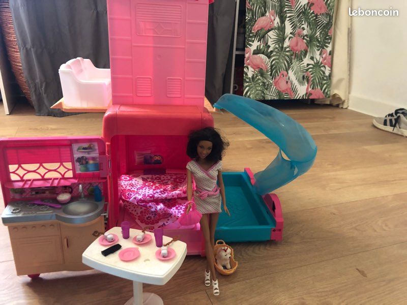 Camping-car et voiture barbie (image 13)
