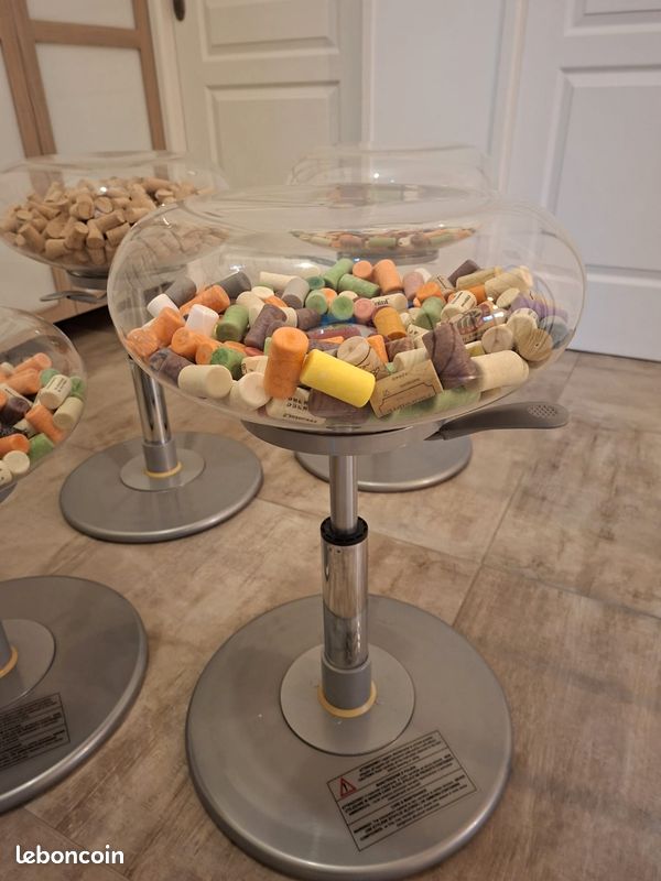 Lot de 4 tabourets au design italien (image 1)