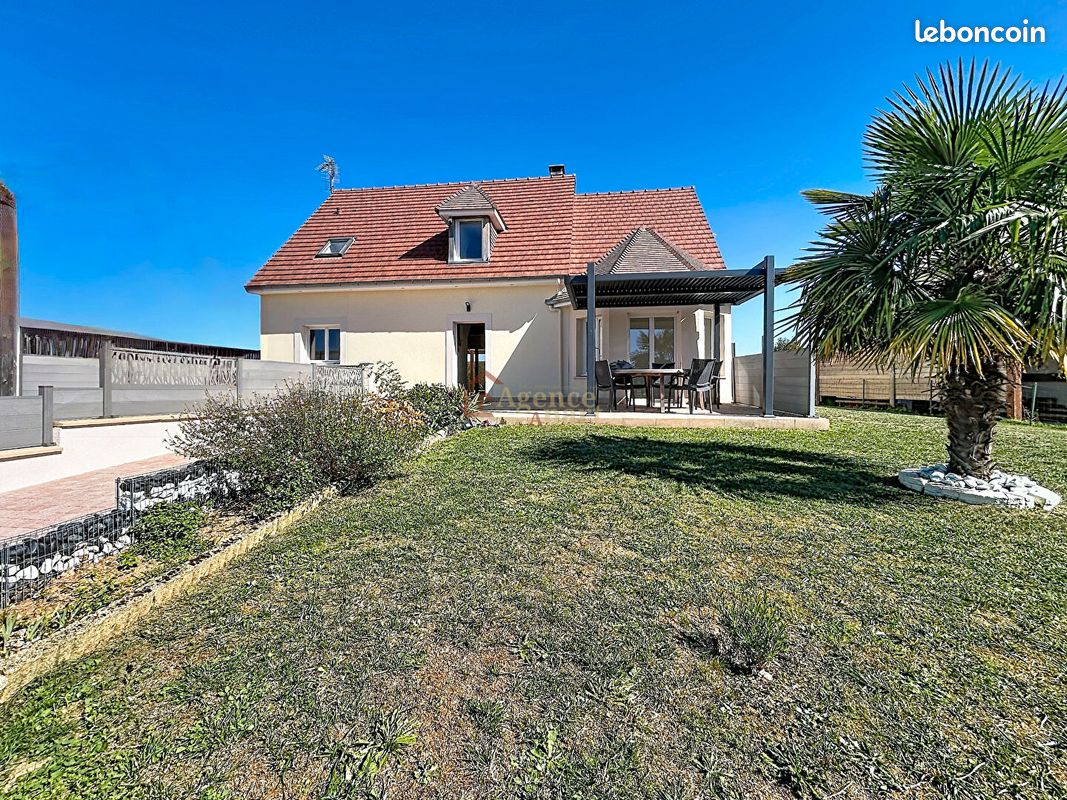 Maison 6 pièces 134 m² · à Saint-Martin-de-May · 134 m² · 386 650 €