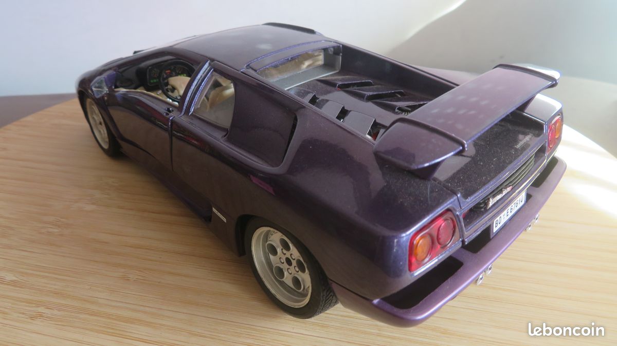 Lamborghini diablo 1990 1/18 Burago - Collection