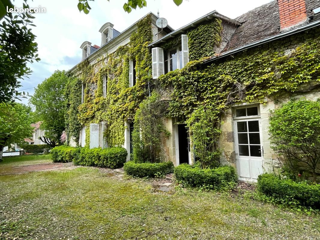 Maison 14 pièces 327 m² · à La Roche-Posay · 327 m² · 128 500 €