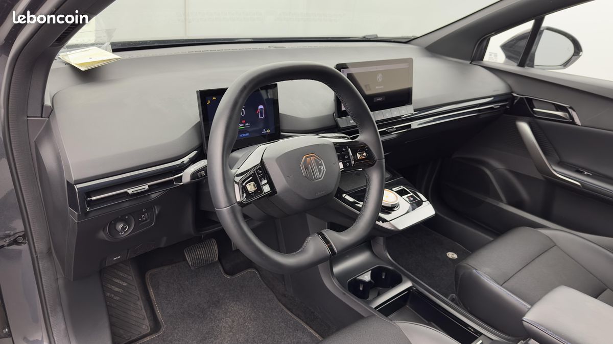 MG MG4 Electric 51kWh - 150 kW 2WD LUXURY (image 12)