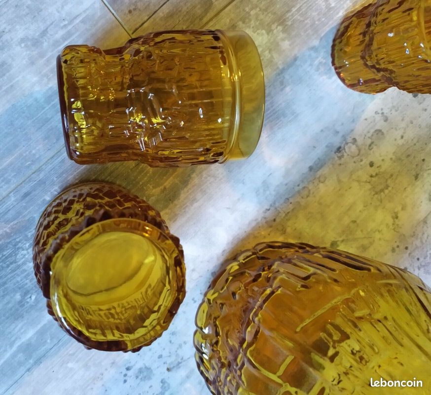 Service à orangeade avec pichet et 6 verres en verre ambré avec