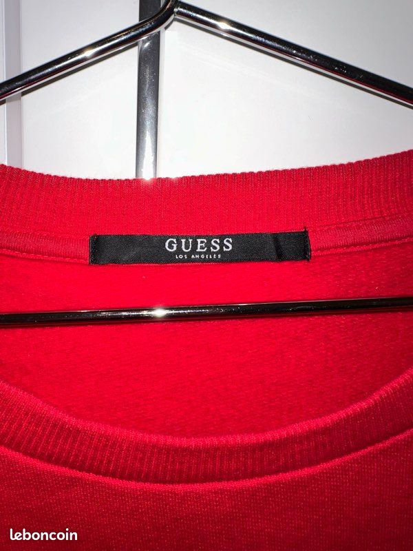 Pull rouge Guess avec strass (image 3)